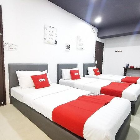 OYO 89398 Doorbellz Hotel Kota Kinabalu Buitenkant foto