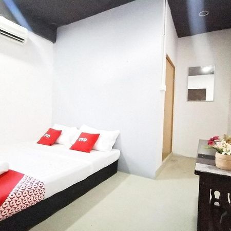 OYO 89398 Doorbellz Hotel Kota Kinabalu Buitenkant foto