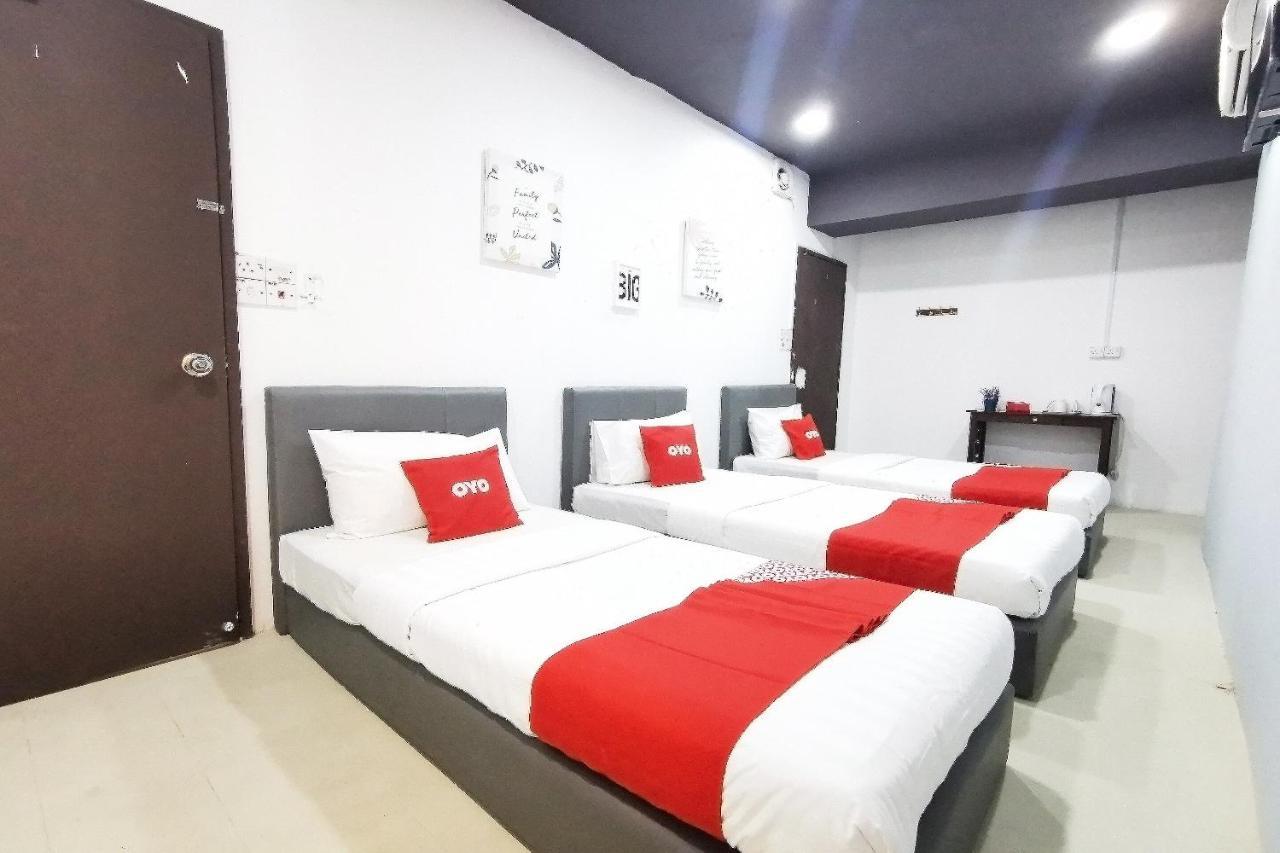 OYO 89398 Doorbellz Hotel Kota Kinabalu Buitenkant foto