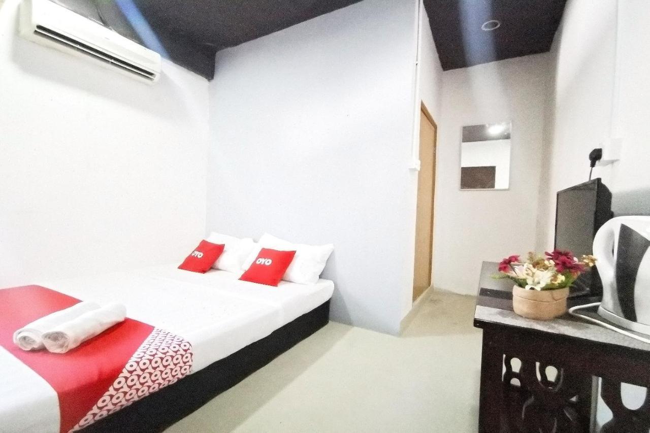 OYO 89398 Doorbellz Hotel Kota Kinabalu Buitenkant foto