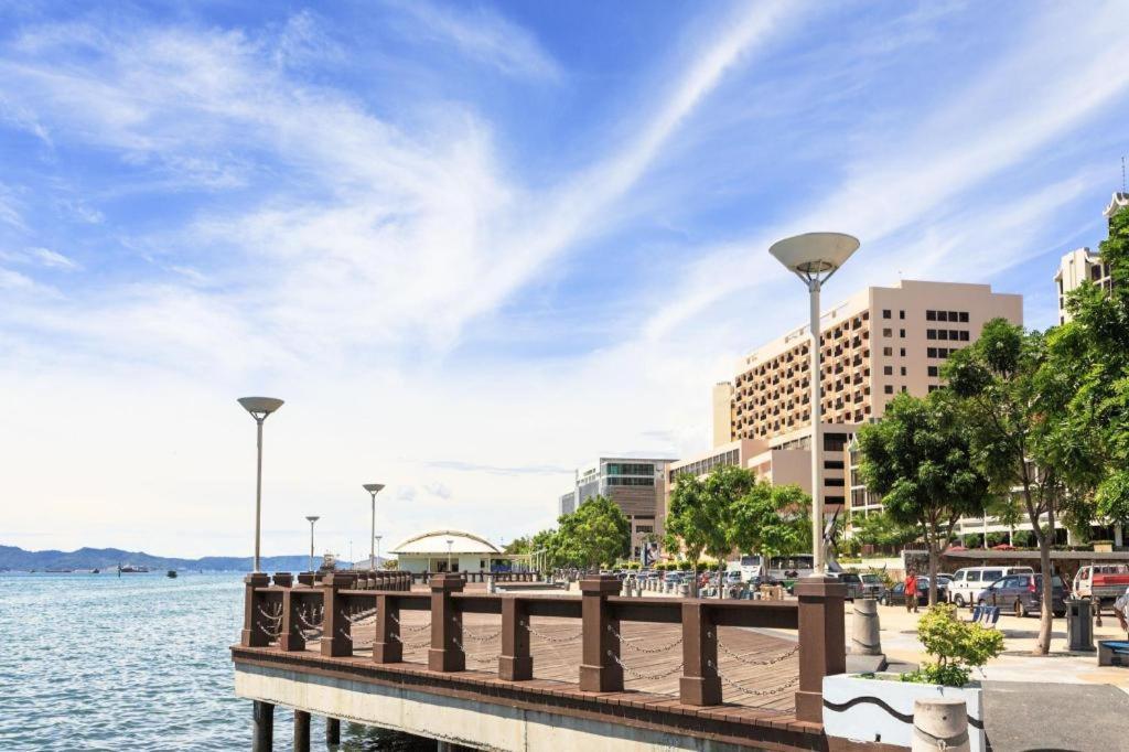 OYO 89398 Doorbellz Hotel Kota Kinabalu Buitenkant foto