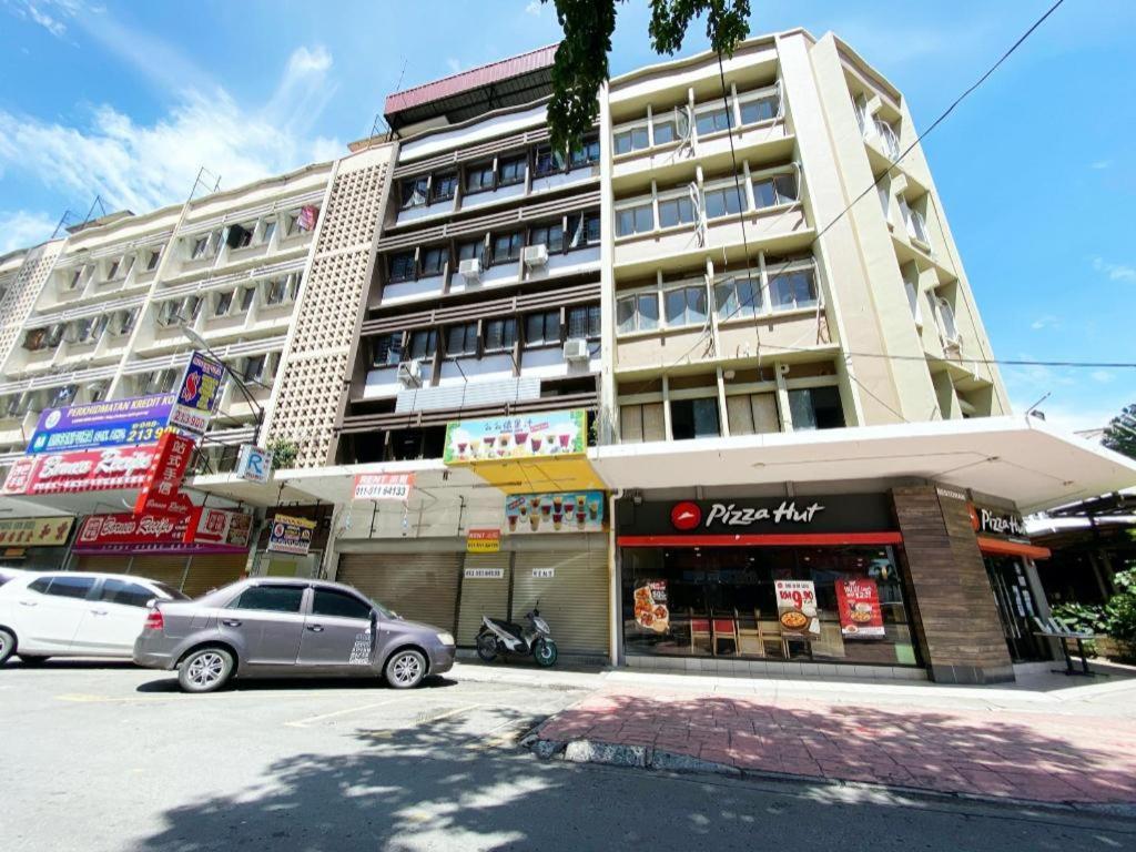 OYO 89398 Doorbellz Hotel Kota Kinabalu Buitenkant foto
