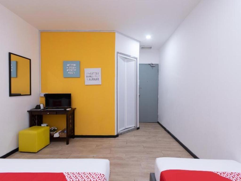 OYO 89398 Doorbellz Hotel Kota Kinabalu Buitenkant foto