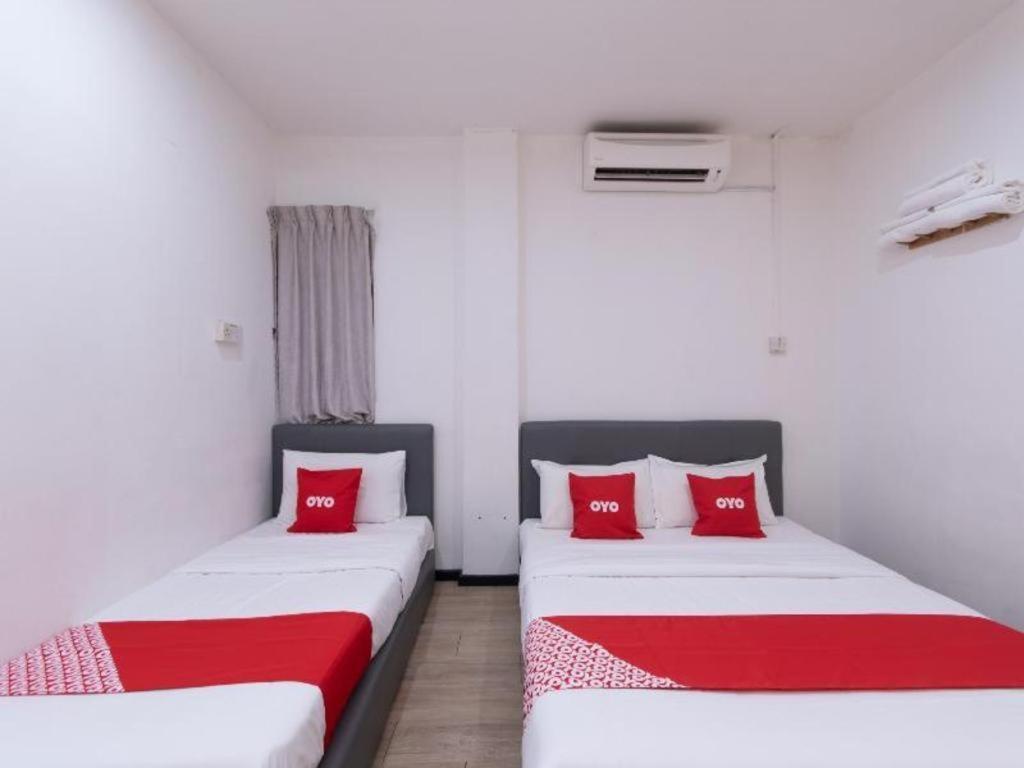 OYO 89398 Doorbellz Hotel Kota Kinabalu Buitenkant foto