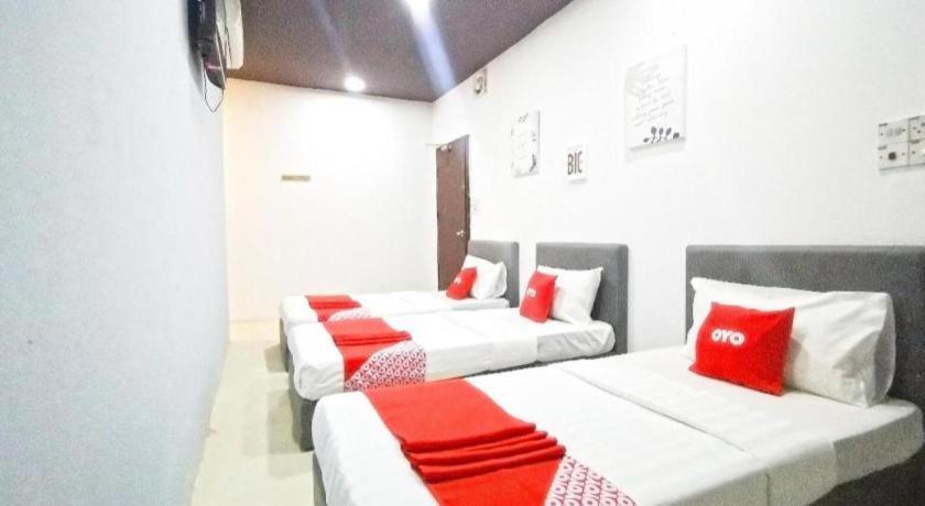 OYO 89398 Doorbellz Hotel Kota Kinabalu Buitenkant foto