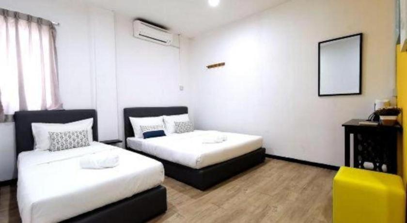 OYO 89398 Doorbellz Hotel Kota Kinabalu Buitenkant foto