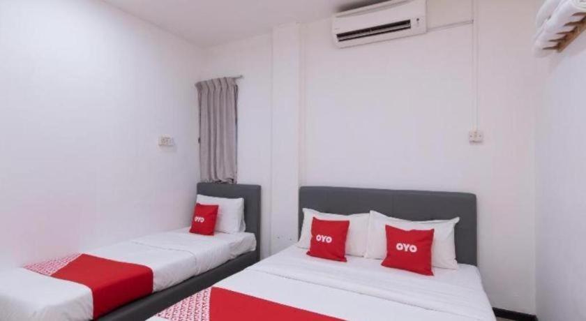 OYO 89398 Doorbellz Hotel Kota Kinabalu Buitenkant foto