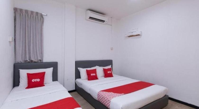 OYO 89398 Doorbellz Hotel Kota Kinabalu Buitenkant foto